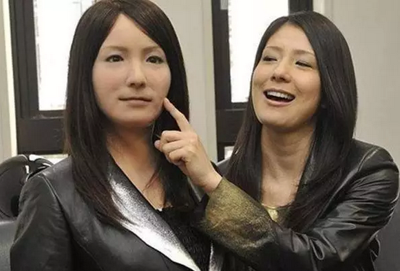 专家说2050年你可以找个机器人合法结婚！