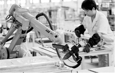 宁波：企业加速“机器换人”，必须解决成本过高问题